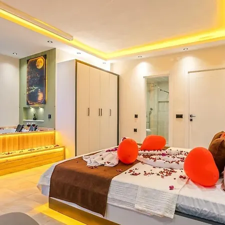 Villa Aydemir , 4 Kisilik ,manzara Merkezi, Jakuzi ,sinema