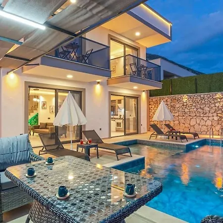 Villa Aydemir , 4 Kisilik ,manzara Merkezi, Jakuzi ,sinema