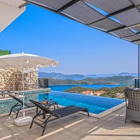 Villa Aydemir , 4 Kisilik ,manzara Merkezi, Jakuzi ,sinema