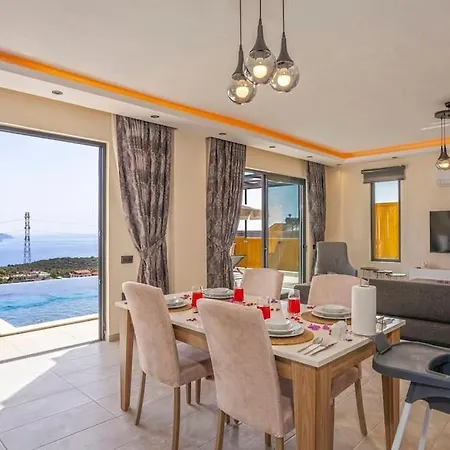 Villa Aydemir , 4 Kisilik ,manzara Merkezi, Jakuzi ,sinema *